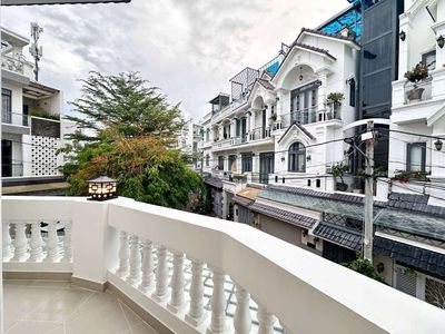 biệt thự 4 tầng 5pn gần Phú Mỹ quận 7 giá 8 tỷ 450