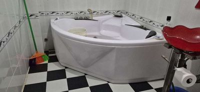 Thanh lý bồn tắm. Mua bán Thiết bị vệ sinh, nhà tắm tại Quận Ninh Kiều Cần Thơ được đăng bởi Thom