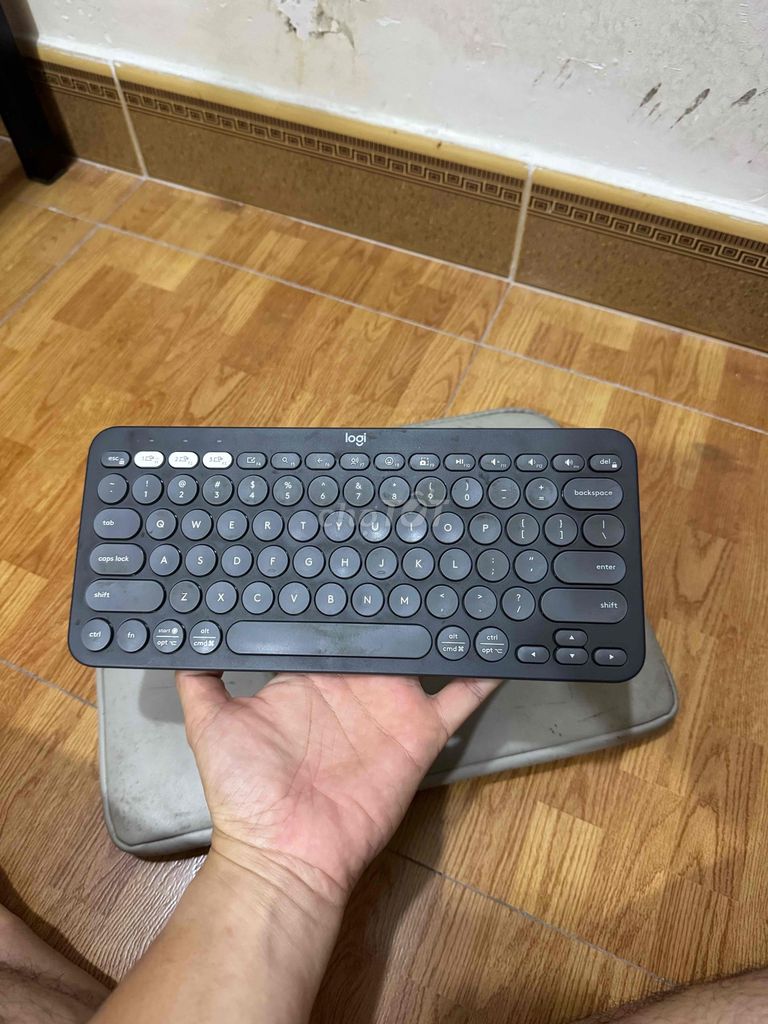 Bàn phím Logitech Pebble Keys 2 K380s Đen. Mua bán Phụ kiện (Màn hình, Chuột...) tại Quận Sơn Trà Đà Nẵng được đăng bởi Nguyễn Mai Duy hình 1