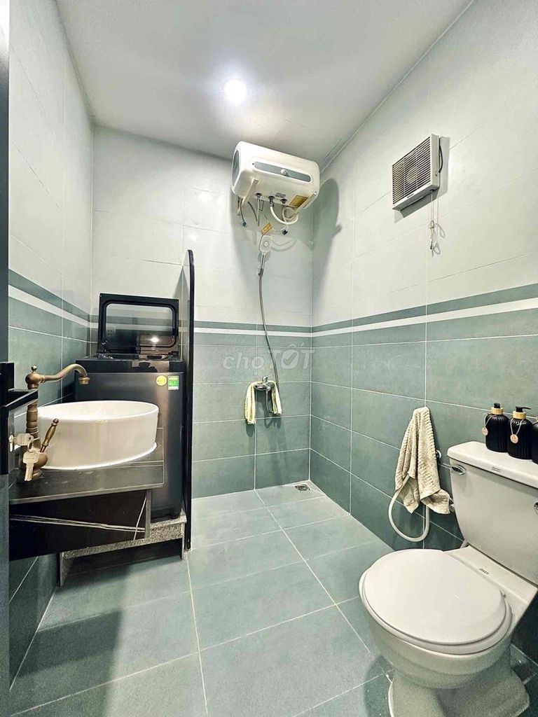 ПЛОЩАДЬ ДОМА 11 — 48 М² — 2 СПАЛЬНИ — ПОЛНОСТЬЮ МЕБЛИРОВАНА