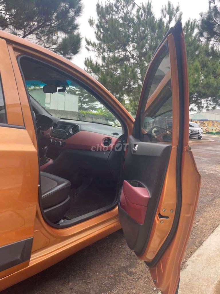 Huyndai Grand sx 2014 số tự động. Mua bán Ô tô tại Huyện Ia Grai Gia Lai được đăng bởi Ngo Thanh Long hình 12