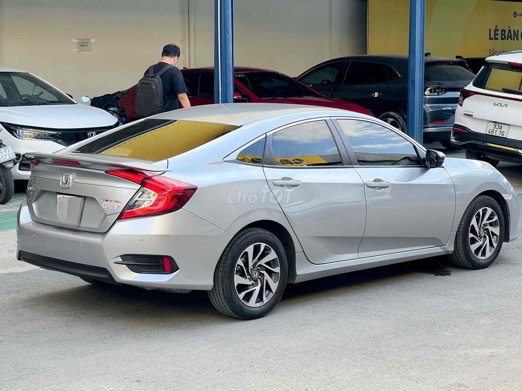 Honda Civic 2019 E 1.8 28000 km. Mua bán Ô tô tại Quận Tân Phú Tp Hồ Chí Minh được đăng bởi Nguyễn Tân Xe Lướt  hình 4