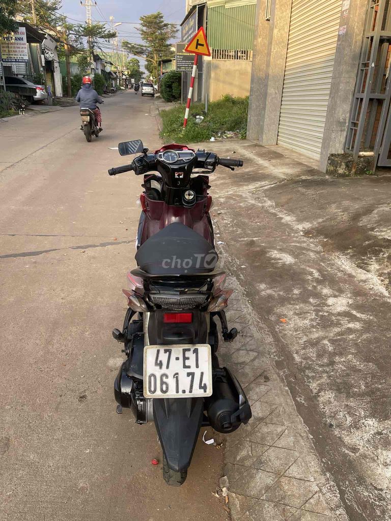 bán yamaha nouvo phun xăng điện tử. Mua bán Xe máy tại Thành phố Buôn Ma Thuột Đắk Lắk được đăng bởi nguyễn đức biên hình 4