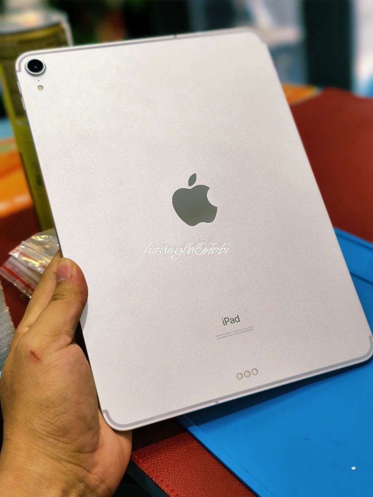 Apple iPad Pro 11 inch Wifi + 4G zin đẹp full. Mua bán Máy tính bảng tại Quận Tân Bình Tp Hồ Chí Minh được đăng bởi Táo Bán Lổ hình 1