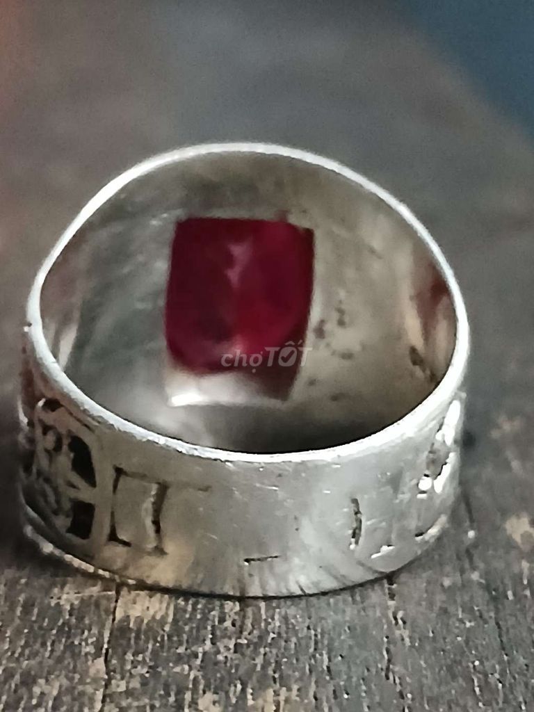 Nhẫn bạc đúc xưa đá đỏ ruby  539k