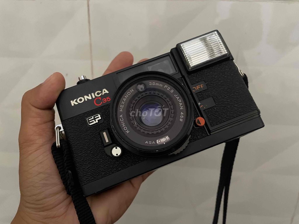 Máy ảnh film Konica C35 EF