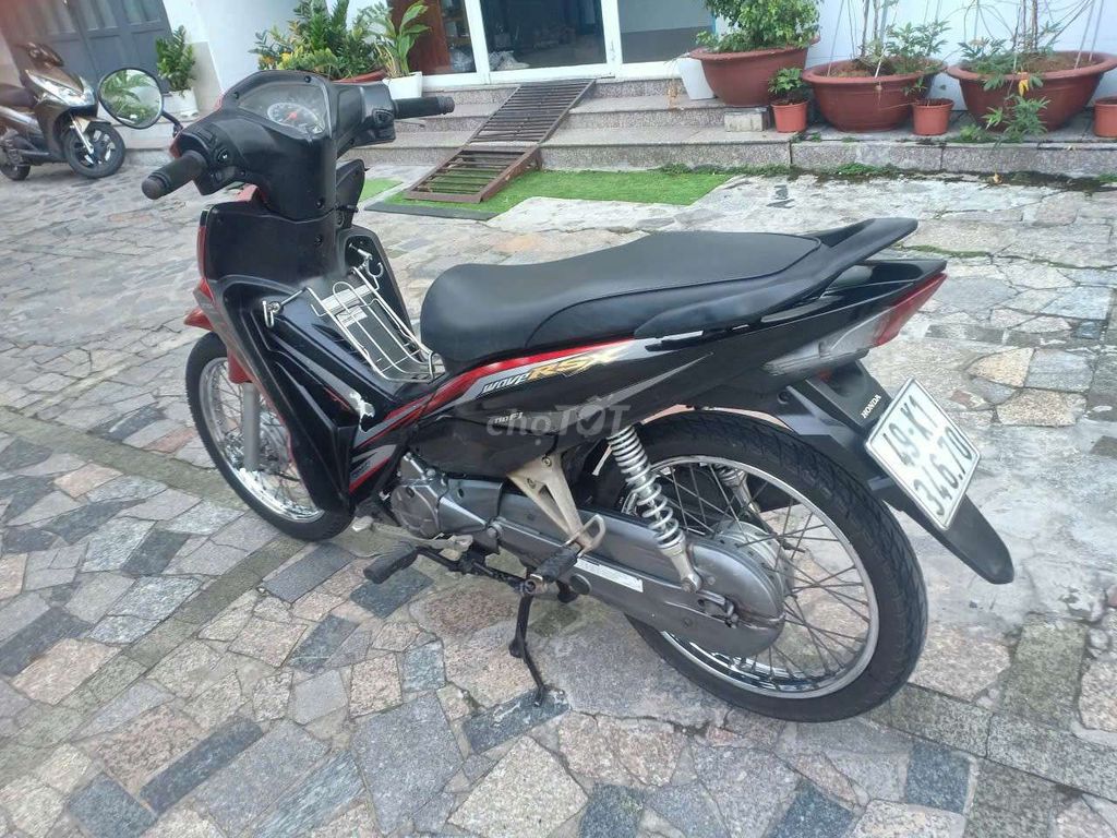 Honda Wave RSX fi màu Đỏ đen. Mua bán Xe máy tại Quận 7 Tp Hồ Chí Minh được đăng bởi trình minh sơn hình 3