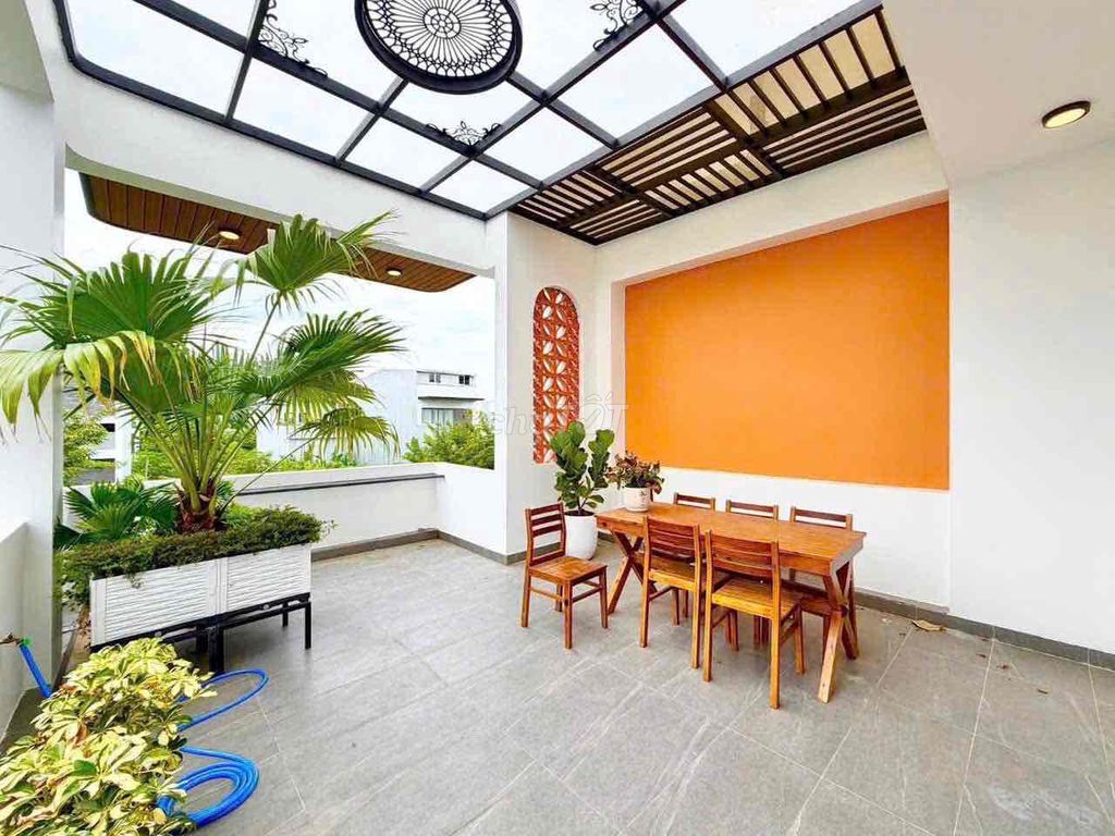 New three-storey riverside house in Hòa Xuân — photo 6