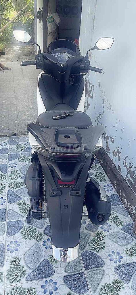 Honda SH Trắng đen ABS Mướt Đẹp. Mua bán Xe máy tại Huyện Thạnh Trị Sóc Trăng được đăng bởi Hà Minh Nguyệt hình 4