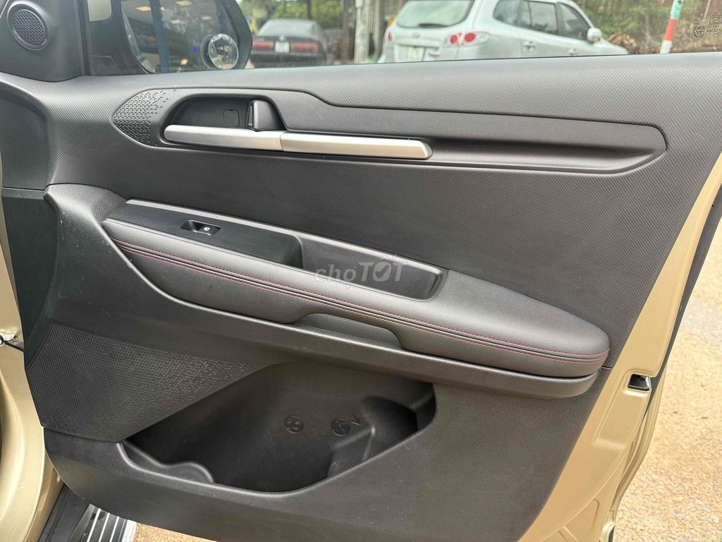 Kia Sonet Vàng cát 5 chỗ. Mua bán Ô tô tại Thành phố Qui Nhơn Bình Định được đăng bởi Âu nguyên tân  hình 3