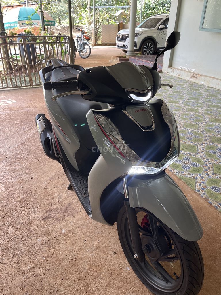 Honda sh160i đăng kí 8/2025 xe nhứ mới. Mua bán Xe máy tại Thành phố Long Khánh Đồng Nai được đăng bởi Quang hình 4
