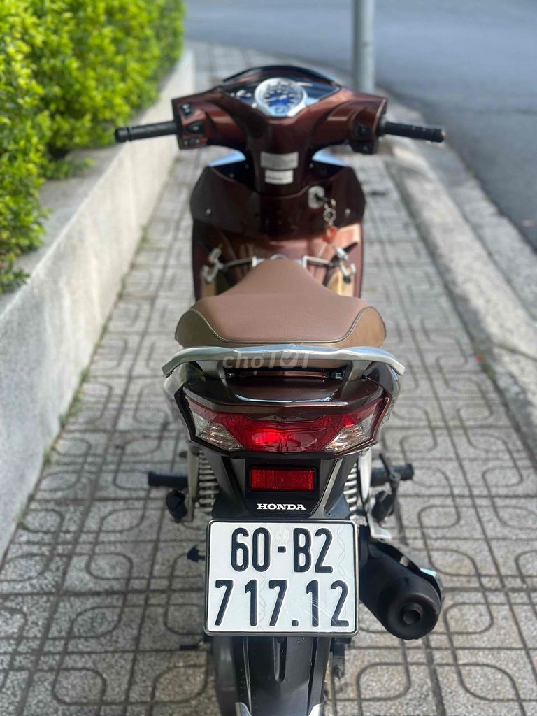 Future Led 125 Fi 2020 Nâu vàng đồng mới 80% 9 chủ. Mua bán Xe máy tại Thành phố Thủ Đức Tp Hồ Chí Minh được đăng bởi Xe Máy Sơn Thủ Đức hình 9