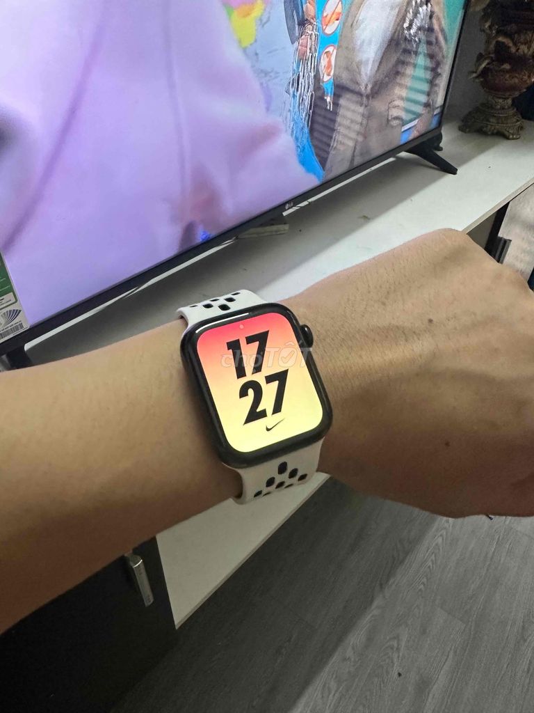 Apple Watch Seri 4 44mm bản Nike. Thép đen !