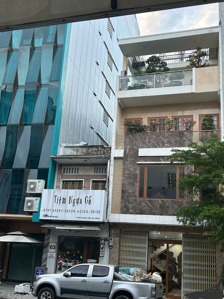Bán nhà mặt tiền Hoàng Diệu, giữa ngã 5 và Thái Phiên