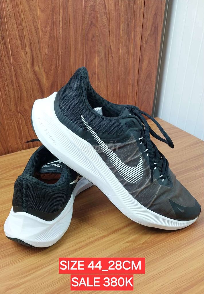 Giày thể thao nike size 44. qua sử dụng