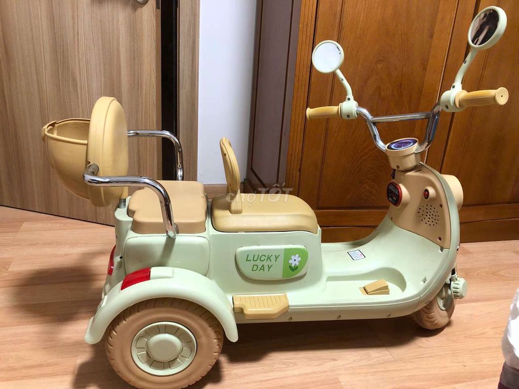 Thanh lý scooter điện chở được 2 bé