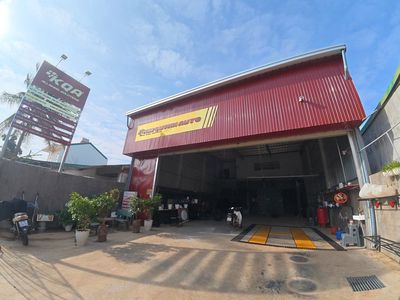 Tuyển 2 bạn phụ rửa xe và làm DV trong gara rửa xe
