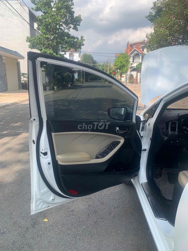 Kia Cerato 2.0 AT phiên bản cao cấp nhất Premium. Mua bán Ô tô tại Thành phố Biên Hòa Đồng Nai được đăng bởi CH xe máy Trần Na Na hình 8