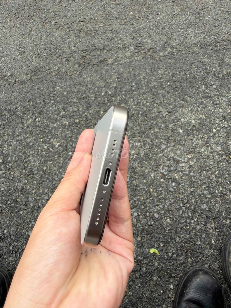 Apple iPhone 15 Pro Max Titan tự nhiên. Mua bán Điện thoại tại Huyện Nhơn Trạch Đồng Nai được đăng bởi hi hình 1