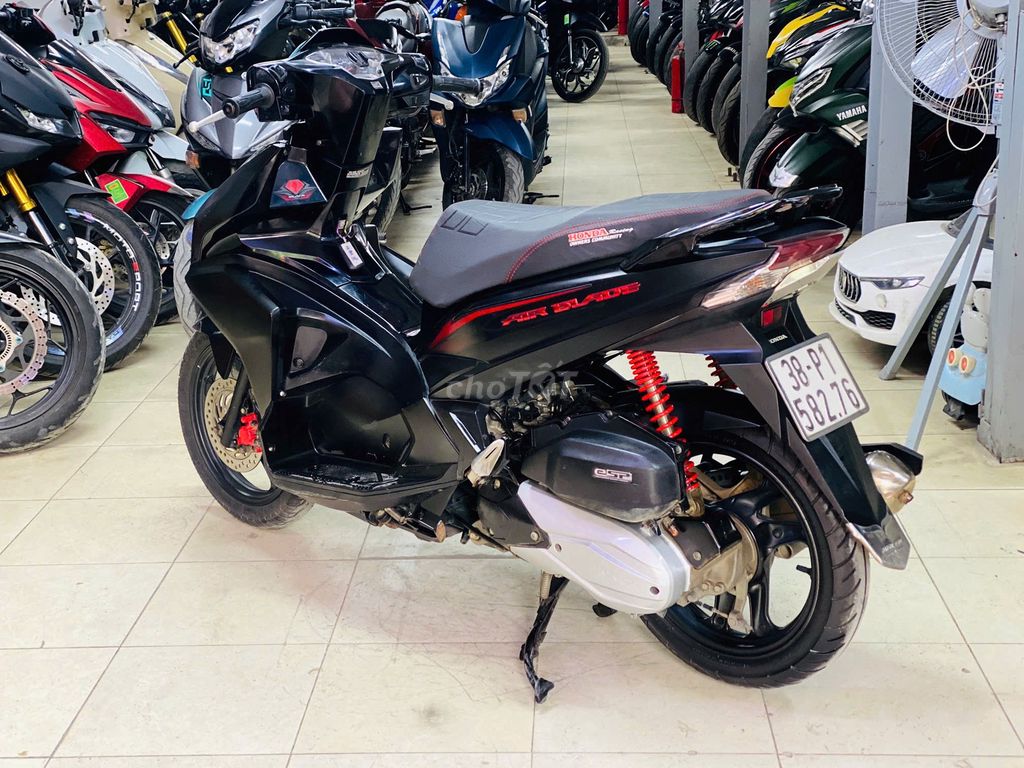 XE MÁY THỊNH PHÁT - AIR BLADE125 ĐEN NHÁM ĐỘ ĐÈN. Mua bán Xe máy tại Quận Nam Từ Liêm Hà Nội được đăng bởi XE MÁY THỊNH PHÁT XE LƯỚT GIÁ RẺ hình 2