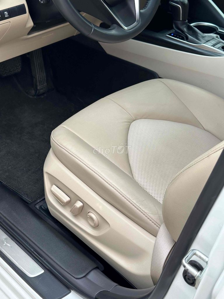 Toyota Camry 2022 2.0 Q xe cực đẹp không lỗi. Mua bán Ô tô tại Huyện Hóc Môn Tp Hồ Chí Minh được đăng bởi Hoàng Danh  hình 8