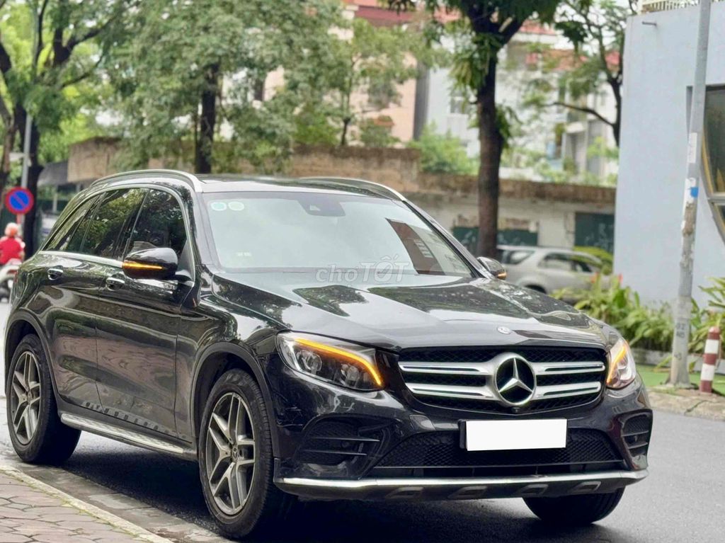 Mercedes Benz GLC300 4Matic sx 2018 đen/kem
