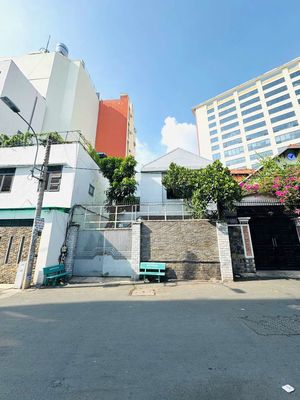 BIỆT THỰ SÂN VƯỜN RẺ NHẤT Q3 ( HIẾM NHA). Cho thuê văn phòng, mặt bằng kinh doanh tại Quận 3 Tp Hồ Chí Minh được đăng bởi Đình Phong