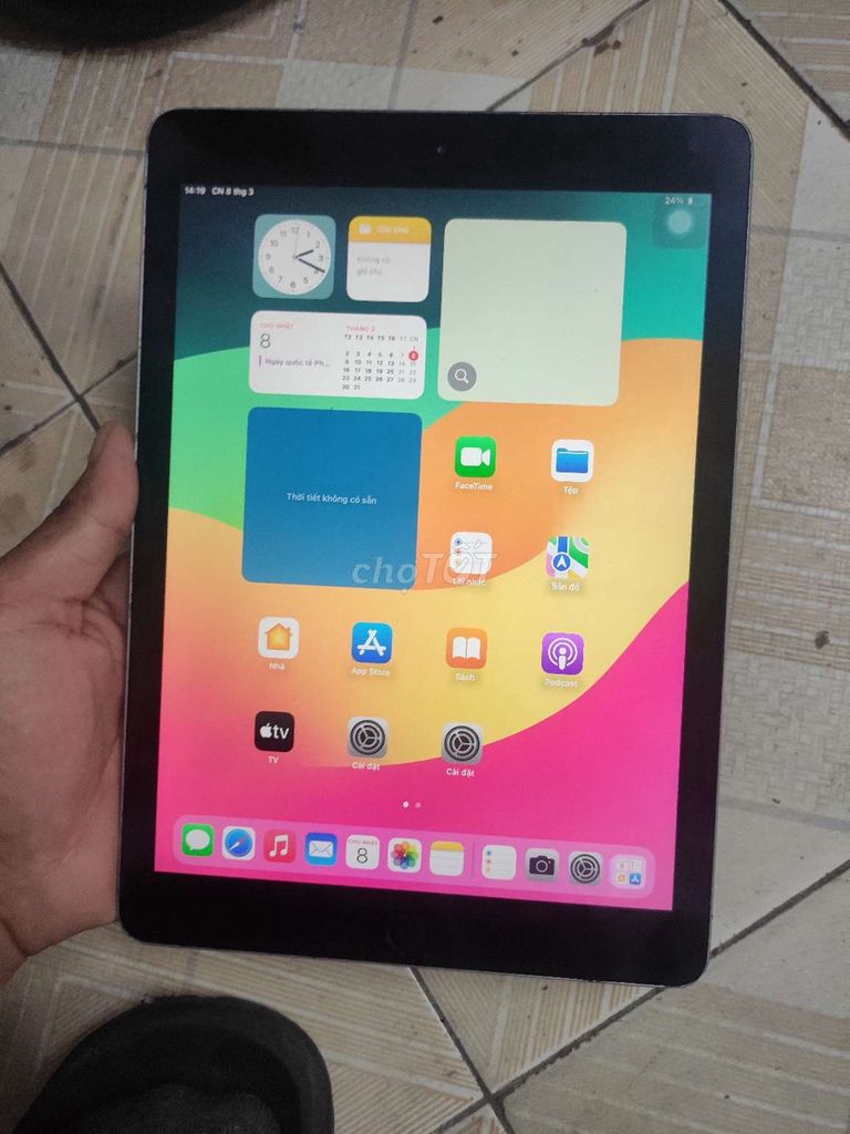 iPad Gen 6 quốc tế pin tốt cần bán. Mua bán Máy tính bảng tại Quận Cầu Giấy Hà Nội được đăng bởi Phụng hình 1