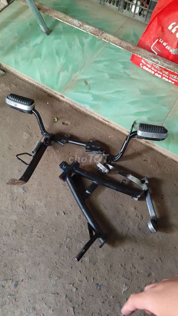 Chống đứng Wave A 110 Kim loại Đen. Mua bán Phụ tùng xe tại Thành phố Vĩnh Long Vĩnh Long được đăng bởi Bi Trần hình 1