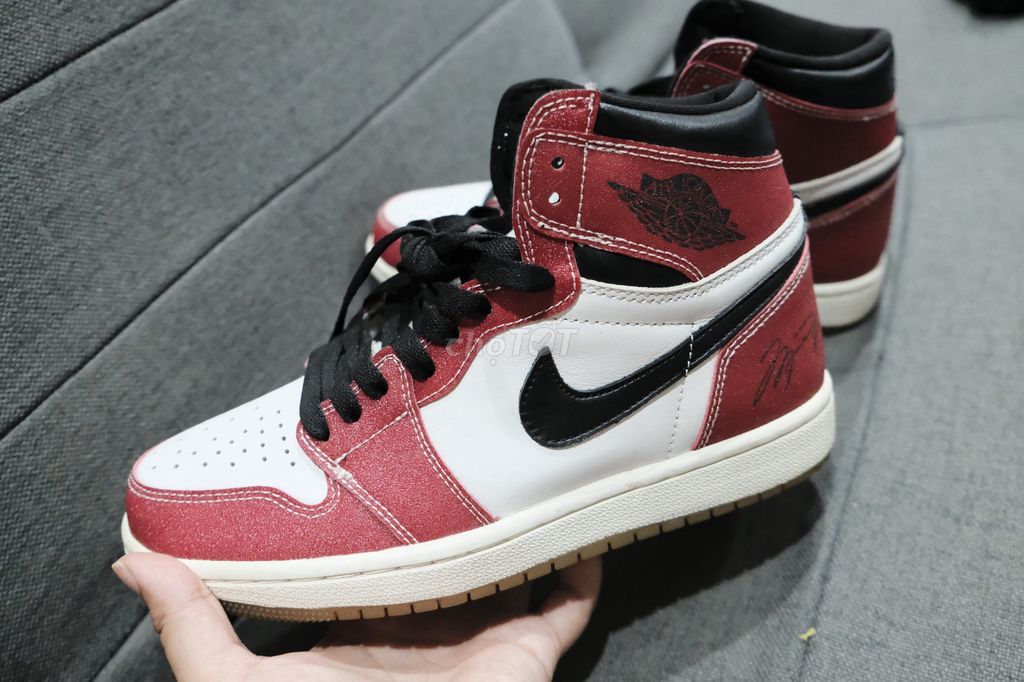 Giày thể thao Jordan 1 Đỏ trắng. Mua bán Giày dép tại Quận Ba Đình Hà Nội được đăng bởi ent byg hình 1