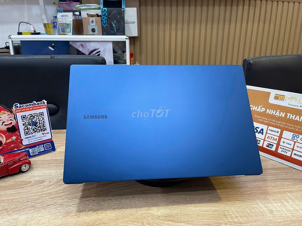 Samsung NP950XDB i7 1165G7, 16GB, FHD Amoled 1,1Kg