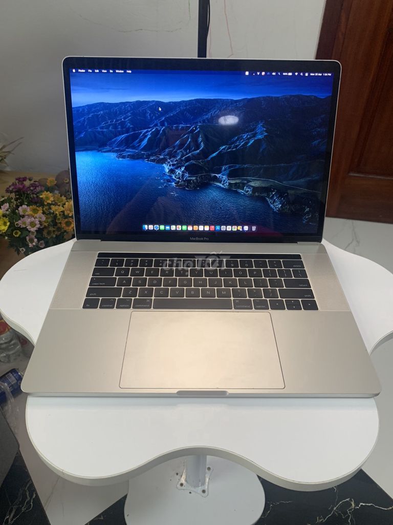 Mac 15'' i7/16/1TB/RX560 like new full box 2017