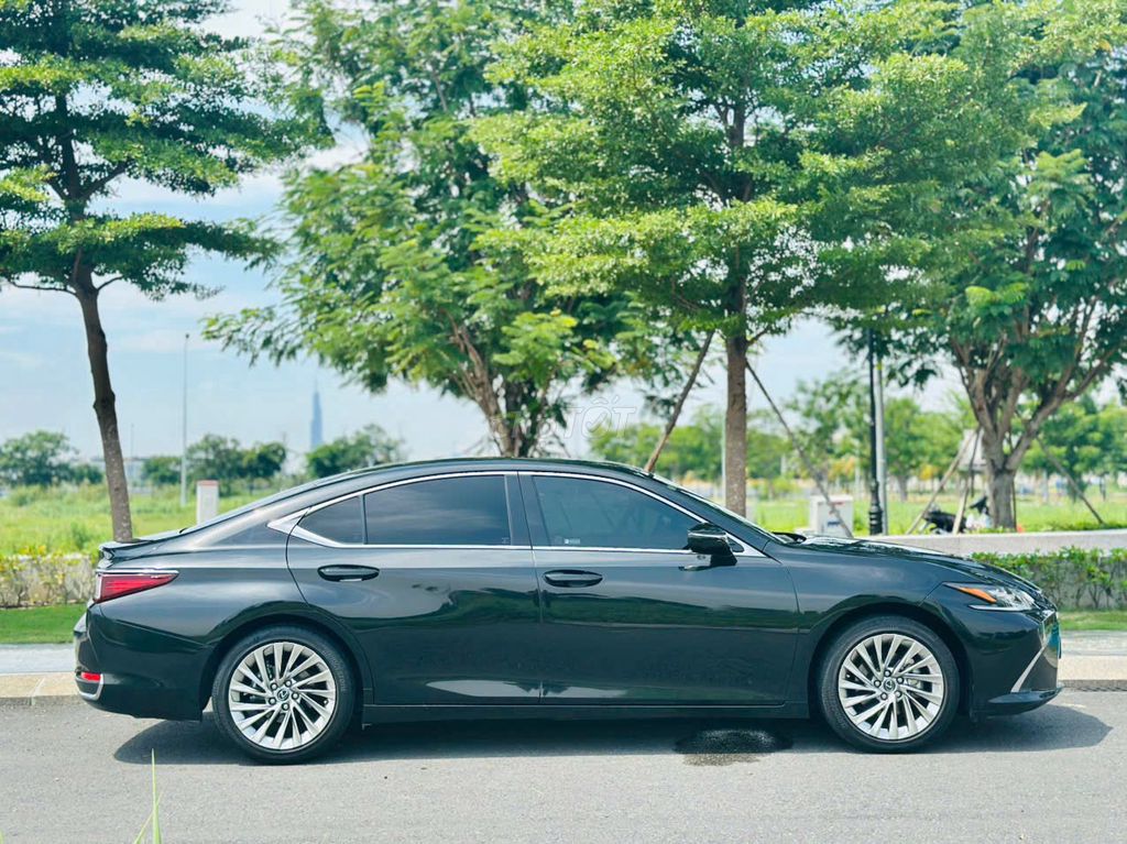 Lexus ES 2022 250 - 25000 km. Mua bán Ô tô tại Thành phố Thủ Đức Tp Hồ Chí Minh được đăng bởi Chẩn Auto Toàn Trung hình 2