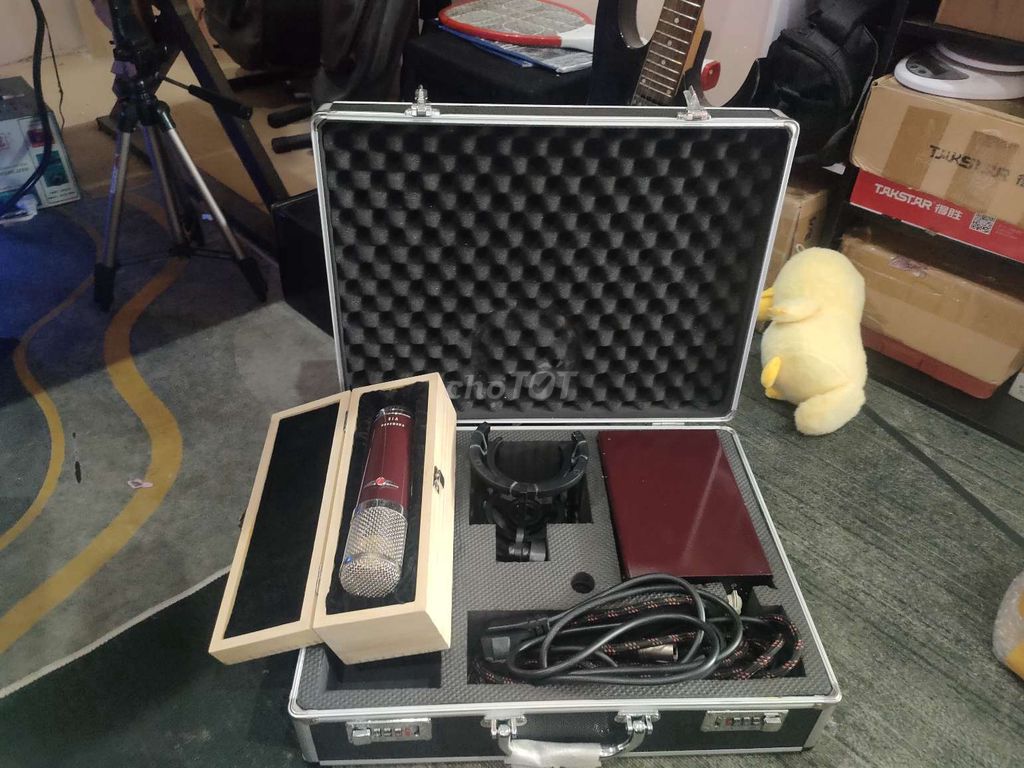 Micro thu âm Vanguard V13 Đỏ Kim loại. Mua bán Tivi, Âm thanh tại Huyện Châu Đức Bà Rịa - Vũng Tàu được đăng bởi SOH Studio hình 1