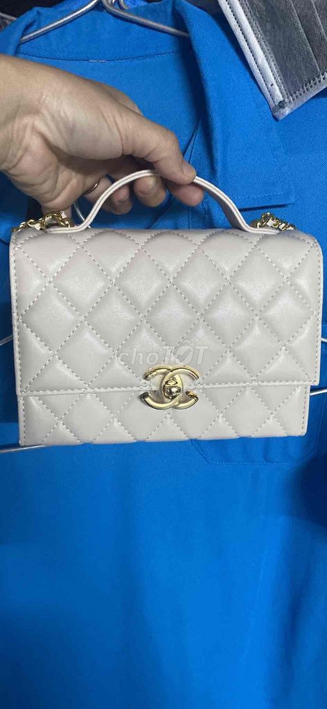 Chanel like Auth