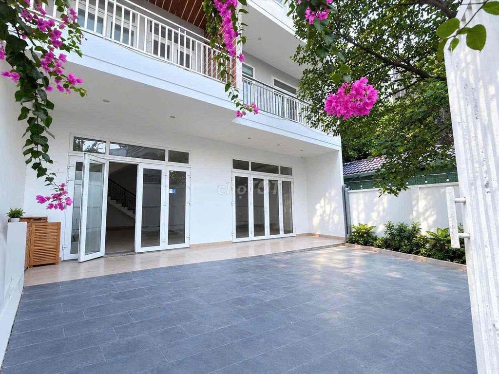 cho thuê nhà sân vườn chế lan viên