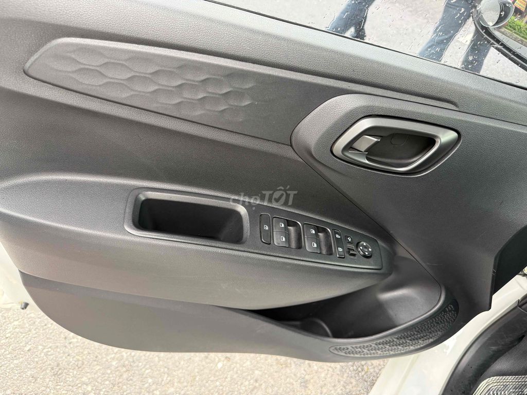 Hyundai Grand i10 2022 1.2 AT Хэтчбек Белый