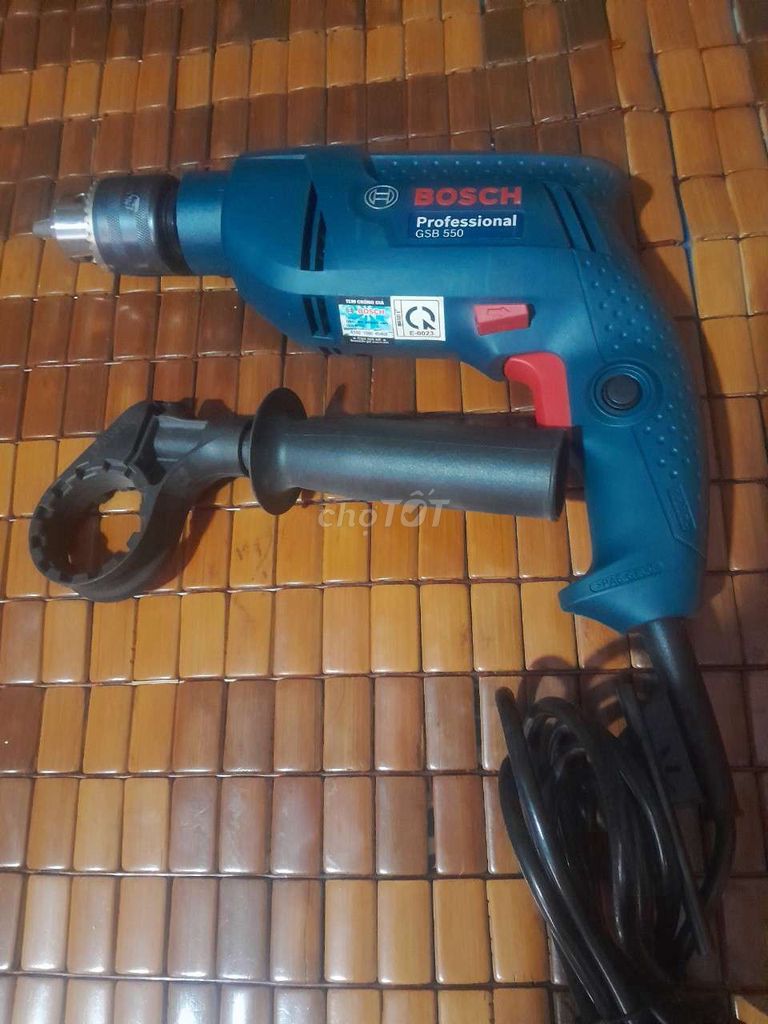 Máy khoan Bosch chính hãng 550 w mới 99%