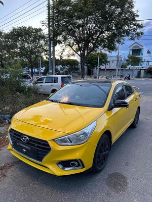 Hyundai Accent Vàng