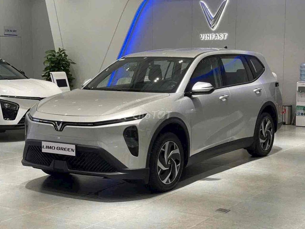 VF Limo SẴN XE-ĐỦ MÀU-GIAO NGAY. Mua bán Ô tô tại Quận Bình Thạnh Tp Hồ Chí Minh được đăng bởi La Hải VinFast  hình 4