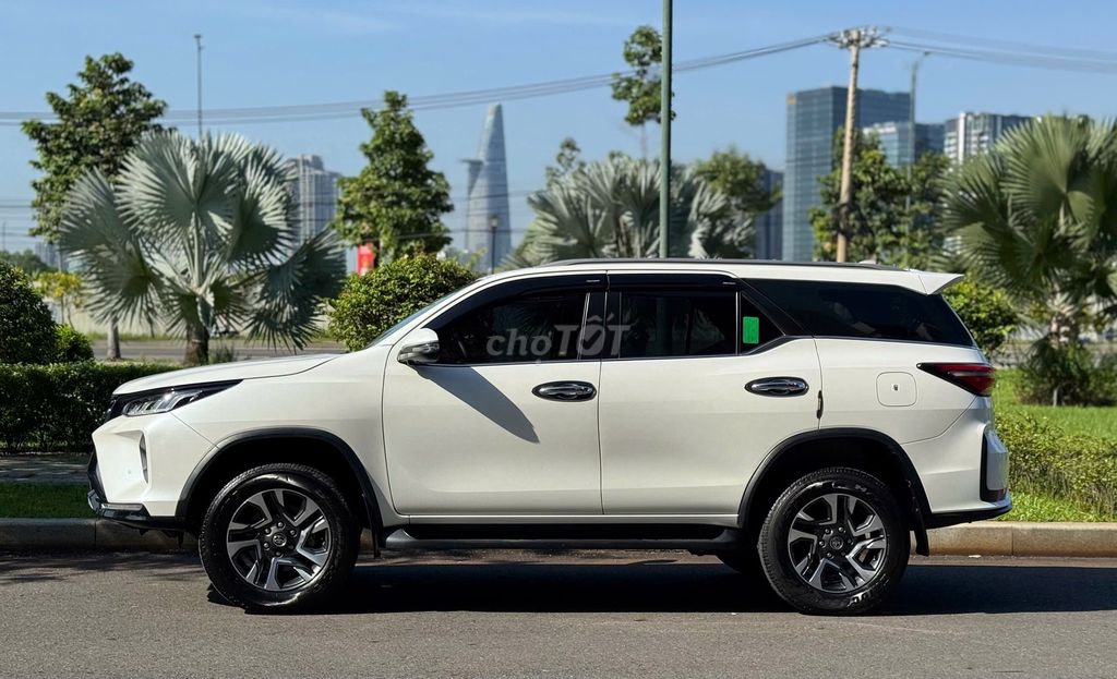 Toyota Fortuner Legender 2022 4x2AT 34000 km. Mua bán Ô tô tại Quận 10 Tp Hồ Chí Minh được đăng bởi ĐỨC XE LƯỚT hình 6