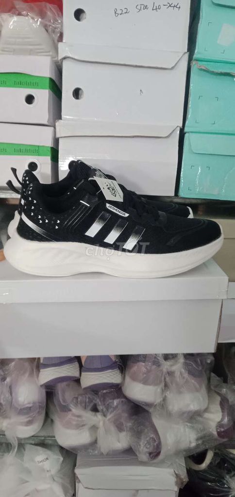 Giày thể thao Nam Đen trắng. Mua bán Giày dép tại Quận 10 Tp Hồ Chí Minh được đăng bởi hoaimo  hình 1