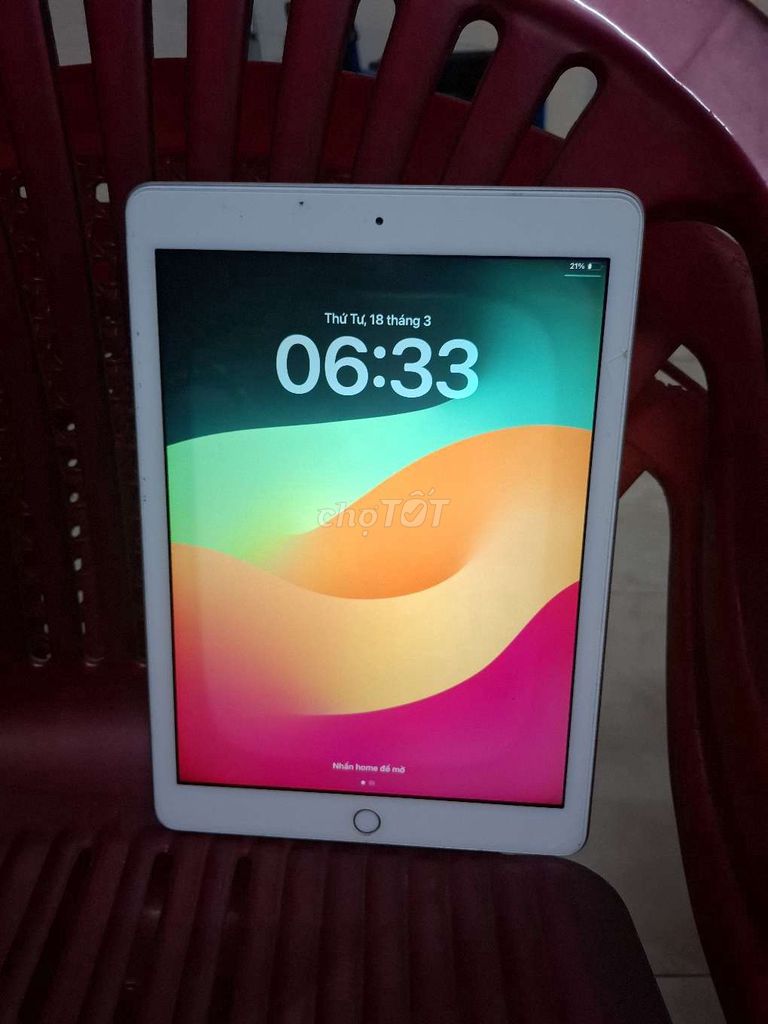 Apple iPad Gen 6 32GB 9.7 inch Bạc. Mua bán Máy tính bảng tại Quận Bình Thạnh Tp Hồ Chí Minh được đăng bởi Anh trần hình 1