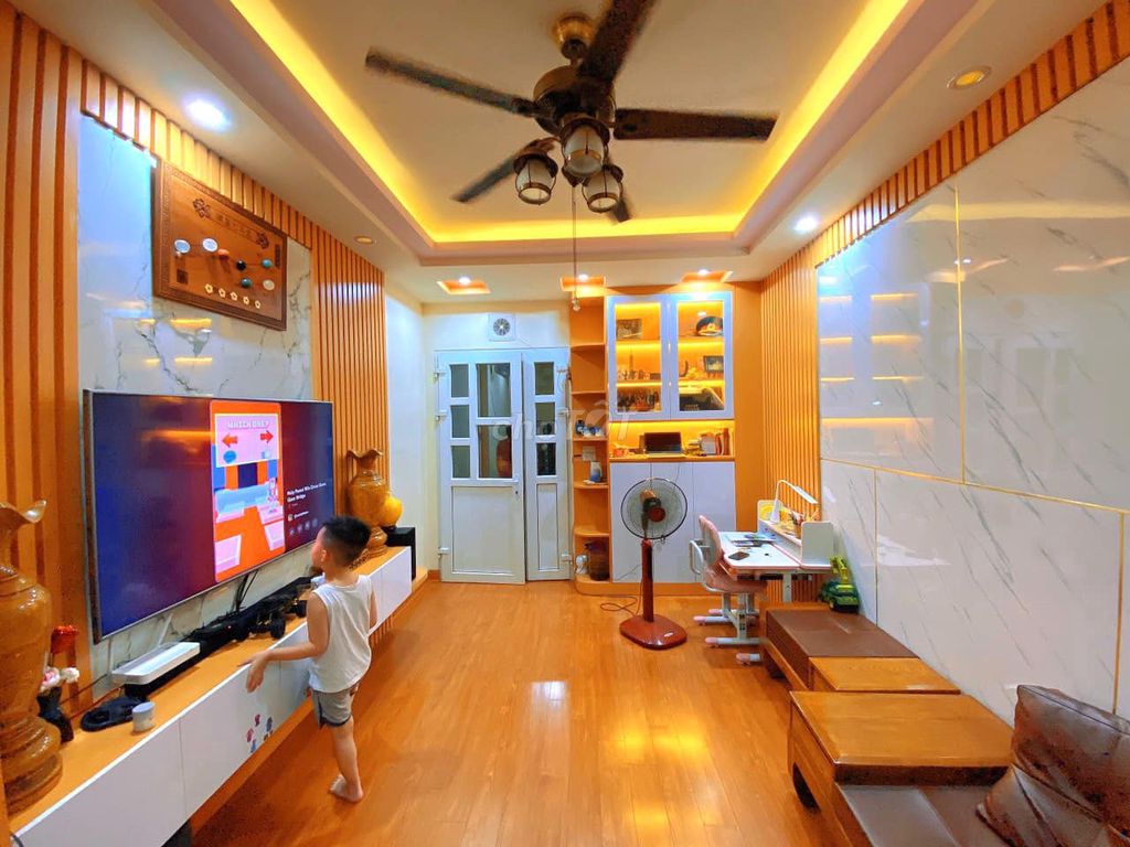 SIÊU HIẾM 🔥ĐỘI CẤN 40m2 x 5 Tầng Nhỉnh Sáu Tỷ