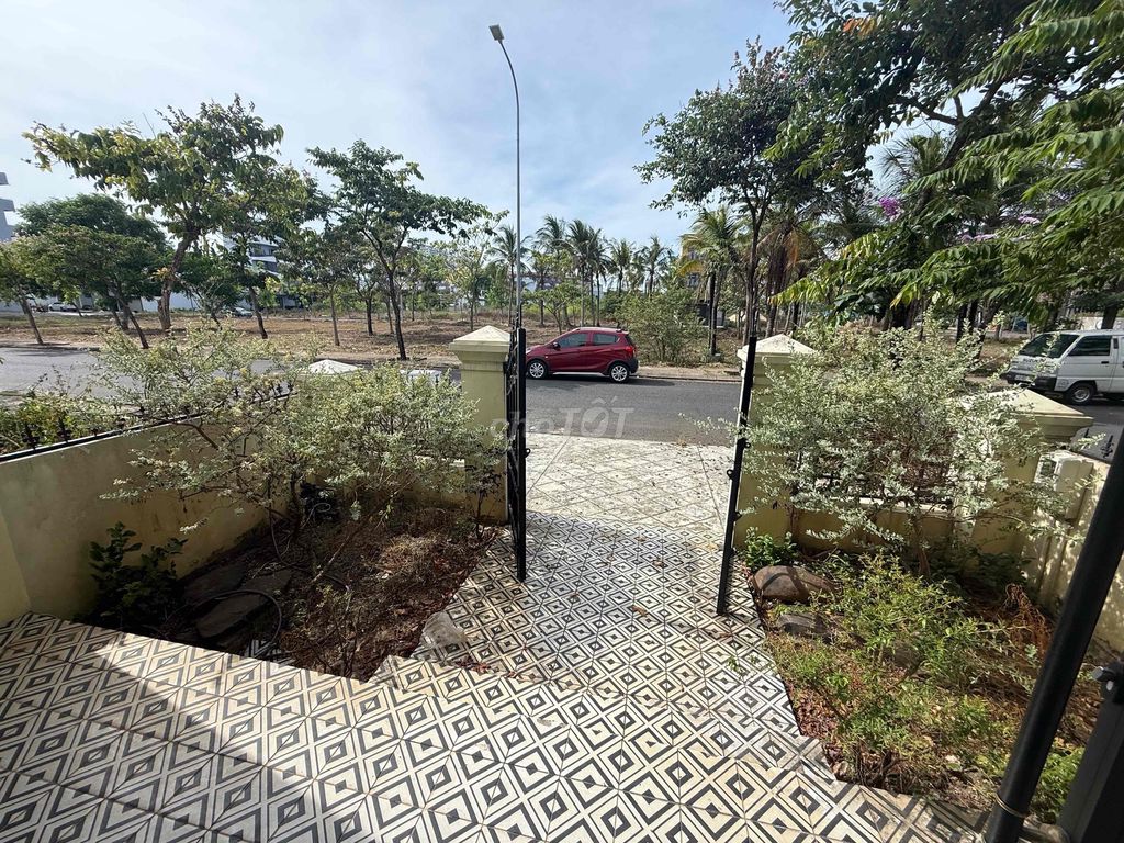 nhà nguyên căn khu vực fpt
