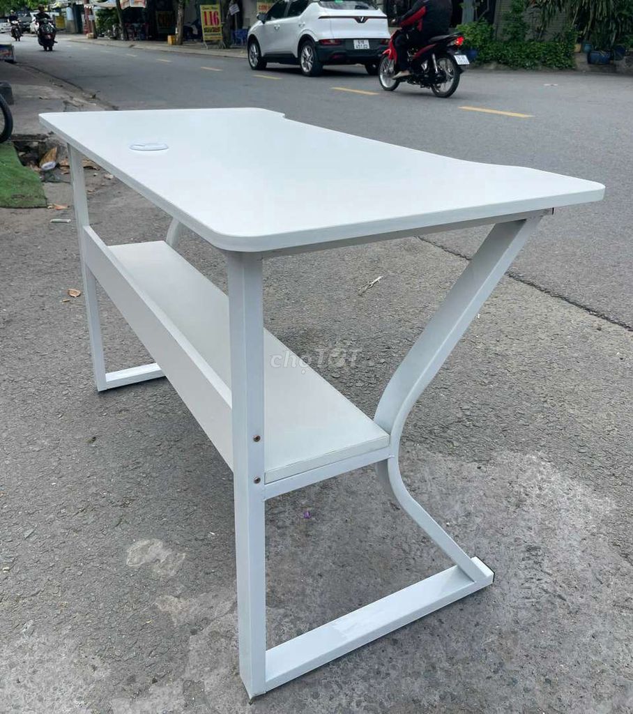 Bàn có Kệ 60*1m2 ful trắng.. Mua bán Bàn ghế tại Quận 12 Tp Hồ Chí Minh được đăng bởi NỘI THẤT GIA HƯNG hình 1