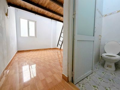 PHÒNG TRỌ CỬA SỔ TRỜI MÁY LẠNH GÁC NỘI THẤT CƠ BẢN PHẠM VĂN CHIÊU