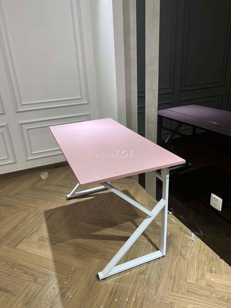 bàn để máy tính làm việc. Mua bán Bàn ghế tại Quận 10 Tp Hồ Chí Minh được đăng bởi Tuấn Anh hình 1
