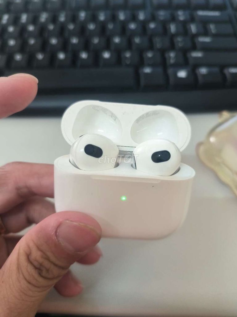 Tai nghe Apple AirPods 3 Trắng Hư tai trái. Mua bán Tivi, Âm thanh tại Quận Tân Bình Tp Hồ Chí Minh được đăng bởi Phạm Thành Đạt hình 1