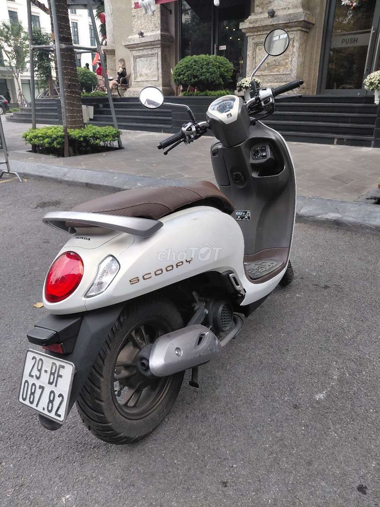 Honda Scoopy 2024 110cc Trắng 5165 km. Mua bán Xe máy tại Quận Hoàn Kiếm Hà Nội được đăng bởi Anh Nguyen hình 2